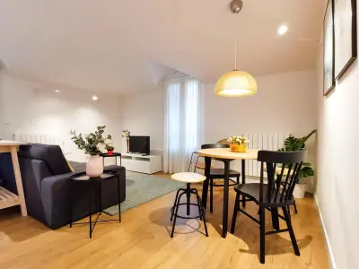 Wohnung in Zarautz, Charmant Appartement à Zarautz: 2 Chambres, Centre Historique, Proche Plage - L975183