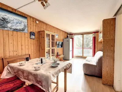 Appartement à Le Corbier, Studio cosy au pied des pistes avec balcon, proche remontées, piscine chauffée et commodités - L975185