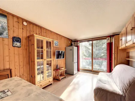 Studio cosy au pied des pistes avec balcon, proche remontées, piscine chauffée et commodités - Photo 5