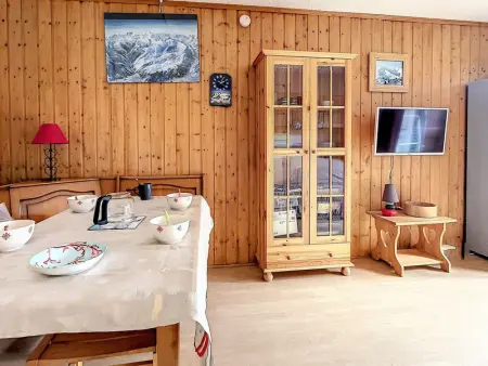 Studio cosy au pied des pistes avec balcon, proche remontées, piscine chauffée et commodités - Photo 7