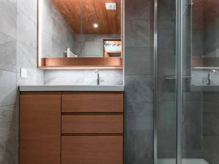 Grand appartement 4 pièces avec piscine, sauna et WiFi proche des pistes - Photo 8