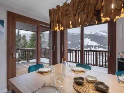 Appartement à Courchevel 1650, Appartement 4 adultes-2 enfants, proche pistes, 3 ch, cheminée, parking, Courchevel Moriond - L975451