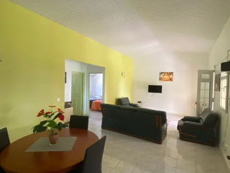 Appartement 2 chambres pied dans l'eau, linge fourni - Photo 3