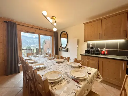 Duplex spacieux avec terrasse, piscine couverte et cheminée à Samoëns - Photo 6