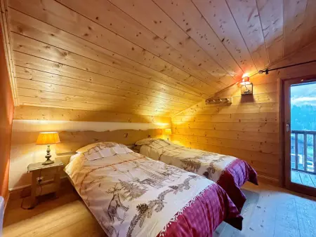 Duplex spacieux avec terrasse, piscine couverte et cheminée à Samoëns - Photo 9