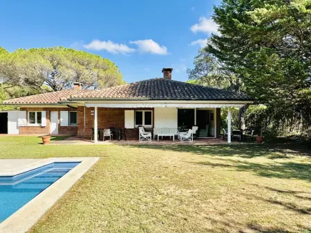 Villa avec Piscine Privée à Santa Cristina d'Aro - Proche Plages et Golf Costa Brava - Photo 9