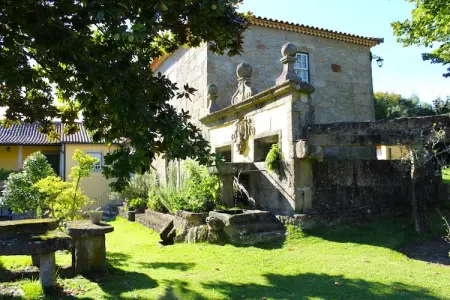 Casa da Adega, Santa Comba Garden Cottage - Photo 5