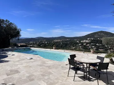 Villa à Les Issambres, Villa provençale avec piscine privée, clim, Wi-Fi, jardin, 5 chambres - L975932