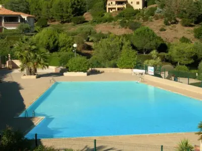 Appartement à Les Issambres, Appartement avec Jardin Privatif, Piscines, Activités Eté, Animaux Acceptés - 83380 Roquebrune-sur-Argens - L975964