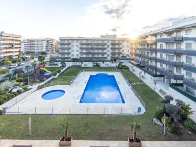 Appartement à La Pineda, Appartement Central à La Pineda avec Piscine, Jardin et Proche Plage - L976009