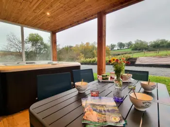 Gite à Pouilly lès Feurs,Gîte de charme avec spa, terrasse et balcon - Tout confort, au cœur de la nature FR-1-496-303 N°976388