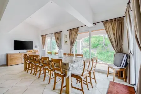 Villa Porthos, Villa à Le Muy avec piscine et forêt - Photo 2