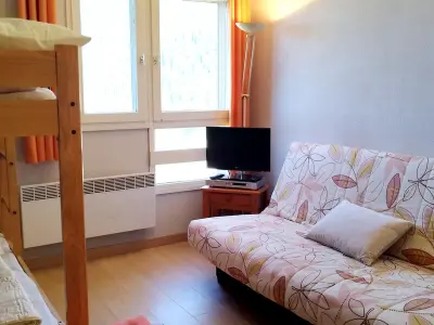 Apartment in Les Adrets Prapoutel, Studio au pied des pistes avec TV et casier à ski - L977036