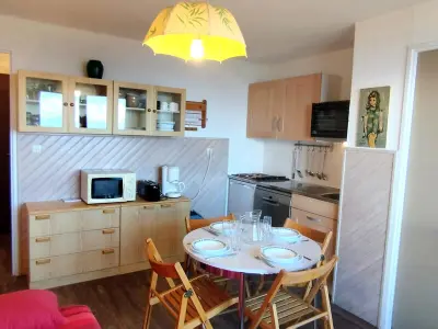 Appartement à Les Adrets Prapoutel, Location 2 pièces cabine, pied des pistes, balcon, 4-6 pers, proche ESF et commodités - L977072