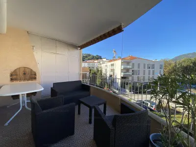 Appartement à Cavalaire sur Mer, T3 Climatisé, Calme, Proche Plages et Commerces, Terrasse et Parking - L977313