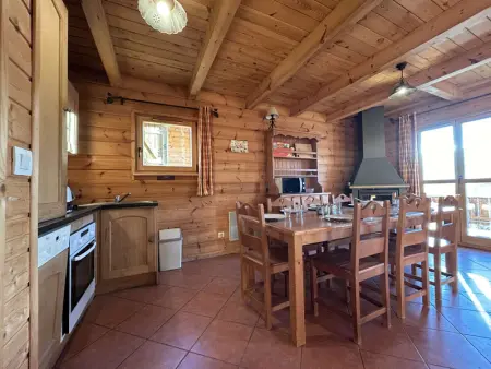 Superbe chalet pour 8 pers. près pistes et commerces, cheminée, terrasse, piscine, navette, ménage inclus - Photo 1