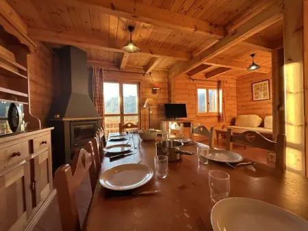 Superbe chalet pour 8 pers. près pistes et commerces, cheminée, terrasse, piscine, navette, ménage inclus - Photo 3