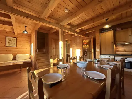 Superbe chalet pour 8 pers. près pistes et commerces, cheminée, terrasse, piscine, navette, ménage inclus - Photo 4