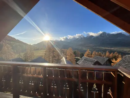 Superbe chalet pour 8 pers. près pistes et commerces, cheminée, terrasse, piscine, navette, ménage inclus - Photo 14