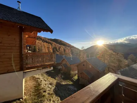 Superbe chalet pour 8 pers. près pistes et commerces, cheminée, terrasse, piscine, navette, ménage inclus - Photo 16