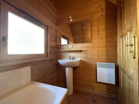 Superbe chalet pour 8 pers. près pistes et commerces, cheminée, terrasse, piscine, navette, ménage inclus - Photo 19