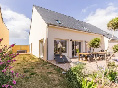 Gite à Portbail, Maison de grand confort avec billard, spa, jardin privé à 350m de la plage de Portbail - N°977926