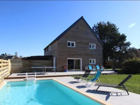 Maison spacieuse avec piscine à Jullouville, Gite 15 personnes à Jullouville - Photo 1