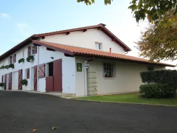 Gite à Mouguerre,Gîte agréable 2 chambres avec jardin privatif clôturé, barbecue et Wifi à Mouguerre FR-1-384-228 N°977945