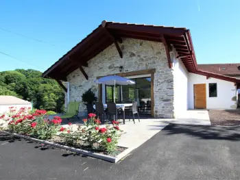 Gite à Macaye,Gîte contemporain rénové, accès PMR, au pied du mont Baigura, avec terrasse et équipements modernes FR-1-384-663 N°977974