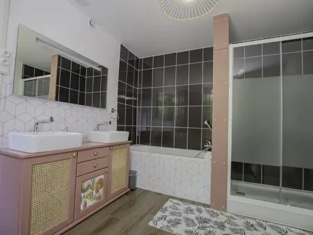 Charmant gîte avec terrasse, proche centre Troyes, animaux acceptés, équipements complets. - Photo 10