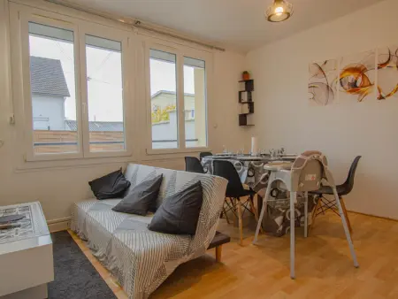 Maison mitoyenne des années 50 avec jardin et animaux admis proche de Troyes - Photo 3