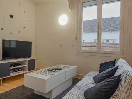 Maison mitoyenne des années 50 avec jardin et animaux admis proche de Troyes - Photo 4