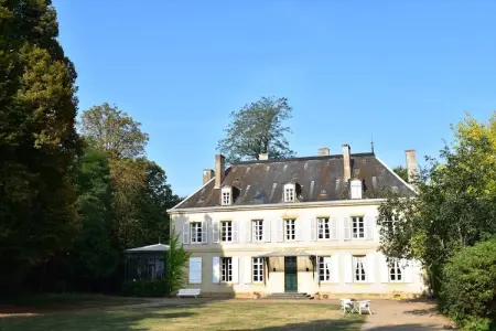 Château des Lambeys, Maison en Bourgogne avec Piscine Privée - Photo 7