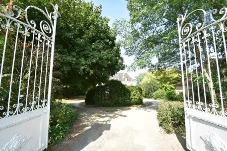 Château des Lambeys, Maison en Bourgogne avec Piscine Privée - Photo 35
