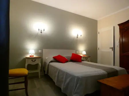 Maison en pierre rénovée, 3 chambres, jardin clos, équipée, calme et proche étang à Senonches - Photo 5