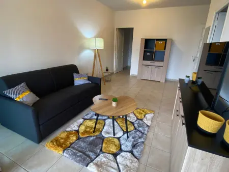 Appartement moderne 2 pièces avec parking et proche plage - Photo 2