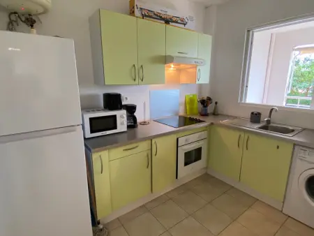 Appartement moderne 2 pièces avec parking et proche plage - Photo 4