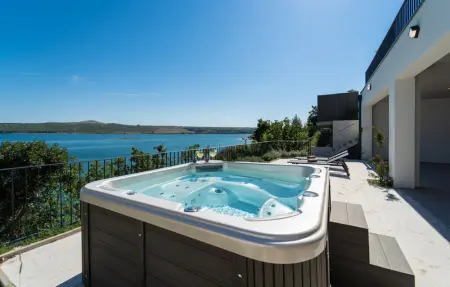 Location Maison 8 personnes à Posedarje - Photo 2