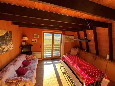 Chalet atypique plein de charme avec garage et balcon, idéal pour familles - Photo 1