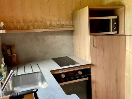 Chalet atypique plein de charme avec garage et balcon, idéal pour familles - Photo 7