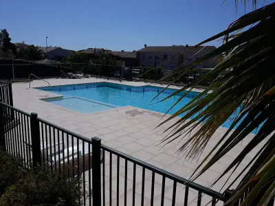 Appartement à Les Issambres, Grand T2 aux Issambres, jardin privatif, piscine, wifi, clim, parking - L979461