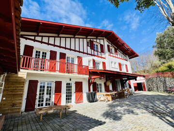 Location Villa à Hasparren,HASPARREN, C710 : Grande maison basque, 14 couchages FR-1-495-132 N°979798