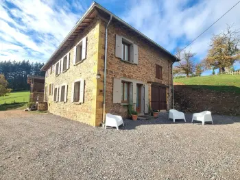 Gite à Belmont de la Loire,Charmant Gîte Cocooning avec Terrasse et Animaux Acceptés FR-1-496-306 N°979887