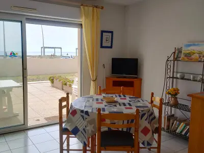 Appartement à Saint Hilaire de Riez, Appartement T2 Cabine - Terrasse - Face Mer - 4 Pers - Parking - L980067