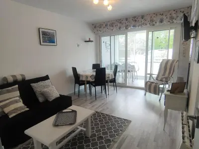 Appartement à Saint Jean de Monts, Appartement cosy à 220m de la plage avec terrasse privée, proche centre et forêt - St Jean de Monts - L980076