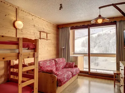 Appartement à Le Corbier, Studio lumineux, accès piste direct, balcon sud, WIFI gratuit, piscine chauffée, proche commodités - L980166