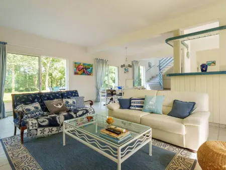 Spacieuse Villa à Crac'h : 4 Ch. pour 8 Pers., Beau Jardin, Proche Plages et WiFi - Photo 1