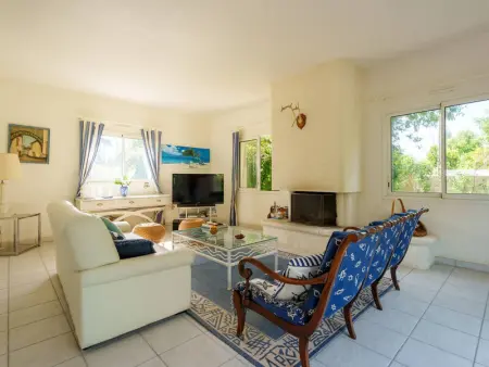 Spacieuse Villa à Crac'h : 4 Ch. pour 8 Pers., Beau Jardin, Proche Plages et WiFi - Photo 2