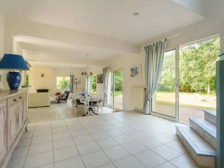 Spacieuse Villa à Crac'h : 4 Ch. pour 8 Pers., Beau Jardin, Proche Plages et WiFi - Photo 3