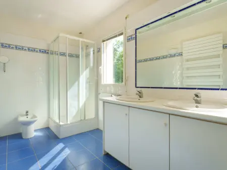 Spacieuse Villa à Crac'h : 4 Ch. pour 8 Pers., Beau Jardin, Proche Plages et WiFi - Photo 10